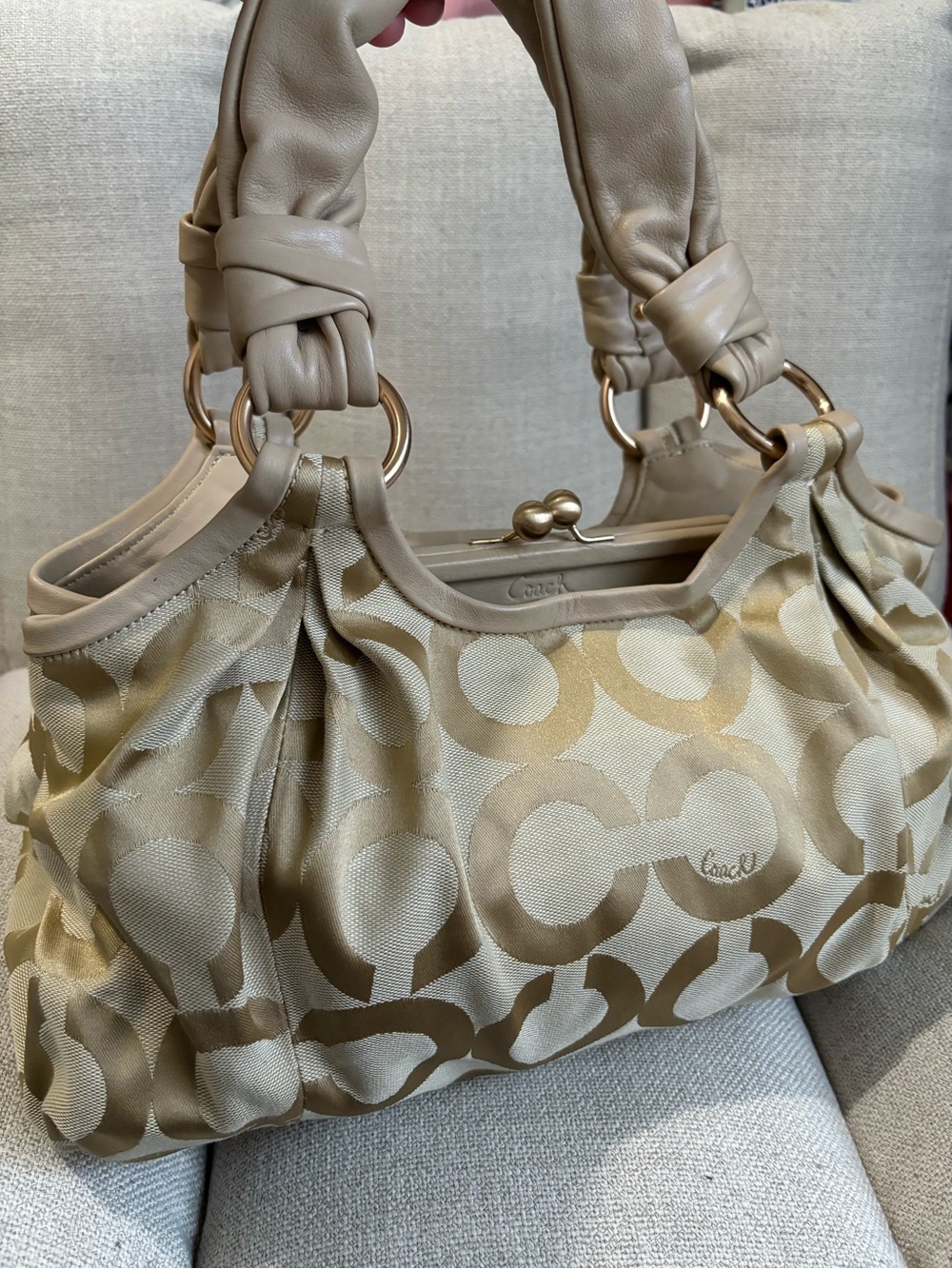 Coach Beige Kisslock Shoulder Bag with Gold-Tone Hardware